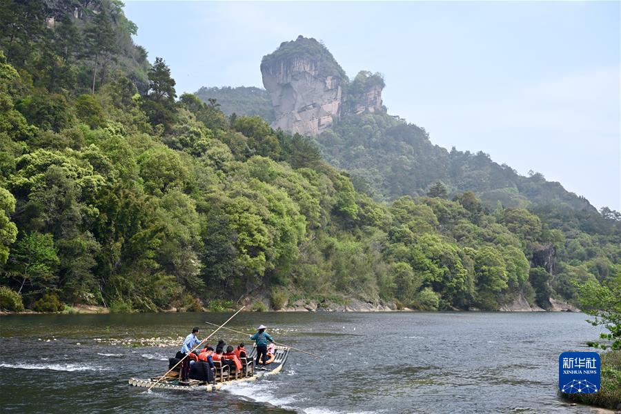 （新華全媒頭條·聚焦生物多樣性大會(huì)·圖文互動(dòng)）（1）攜手同行，開啟人類高質(zhì)量發(fā)展新征程——習(xí)近平主席在《生物多樣性公約》第十五次締約方大會(huì)領(lǐng)導(dǎo)人峰會(huì)上的主旨講話解讀